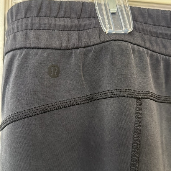 Lululemon Softstreme High-Rise Straight Leg Crop Pants Black/Charcoal Gray Sz 16 - Picture 9 of 15